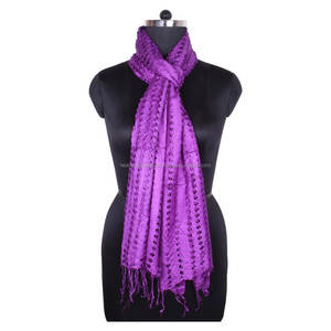 Écharpe en filet de rayonne tricotée à la main pour les filles SC0205 Écharpe en filet de rayonne tricotée à la main - Product Image 2