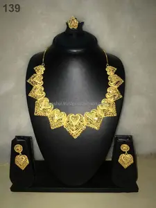 Conjunto de collar chapado en oro