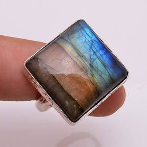Natural <b>Labradorite</b> Gemstone <b>Ring</b> Classic Wedding Style Handmade Sterling Silver Jewelry - Product Image 1