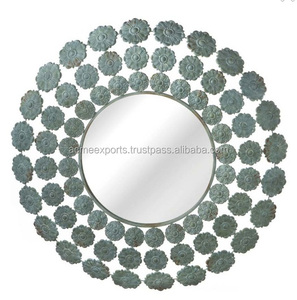 Espejo de pared redondo decorativo con marco de metal floral Ideal para el hogar moderno Acento elegante Durable y llamativo - Product Image 1