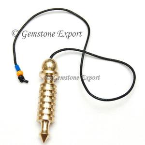 Pendules en laiton doré de style Feng Shui européen avec pierre précieuse de quartz sculptée – Matériau durable, élégant, cadeau d'affaires alternatif - Product Image 1