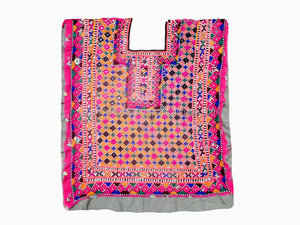 Empiècement de cou banjara indien vintage fait à la main avec broderie et travail en miroir - Product Image 5