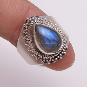 Anillo Antiguo de Plata de Ley 925 con Labradorita Natural, Hecho a Mano, con Engaste Clásico en Bisel, Joyería para Fiestas y Eventos - Product Image 1