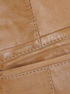 Blouson de moto en cuir d'agneau matelassé moderne pour femmes de qualité supérieure, toucher doux, vêtements d'extérieur, automne hiver, usage décontracté, nouveau design tendance - Product Image 3