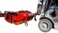 Nouvelle balayeuse routière montée sur chariot élévateur Sayginlar rouge avec moteur, capacité de 205 cm, balai en plastique, système de pompe à eau, brosse rotative
