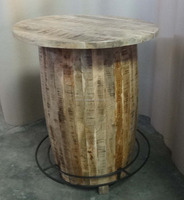 Table de bar de comptoir de restaurant haut de gamme en bois de manguier massif de style industriel, baril à huile, baril à whisky en bois