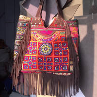 Sac fourre-tout traditionnel indien Banjara bohème pour femme, brodé à la main, multicolore, en cuir véritable, avec fermeture éclair et franges, double compartiment