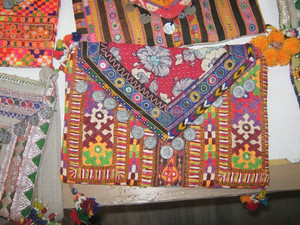 Bolso de mano de Metal con mosaico Multicolor de la mejor calidad, bolso de fiesta de boda de tela de algodón de lujo, característica de Metal desmontable para noche - Product Image 2