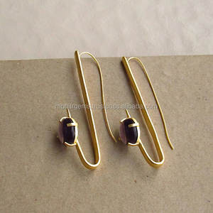 Pendientes de Botón de Aleación de Cuarzo en Forma de V, Modernos, Chapados en Oro de 18K, Libres de Níquel, Unisex, para Fiestas, Bodas, Compromisos, Aniversarios - Product Image 1