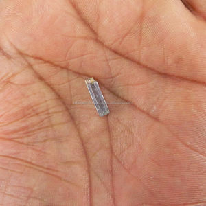 พลอยอะความารีนธรรมชาติจากบราซิล ขนาด 3x13 มม. น้ำหนัก 1.6 กะรัต รูปทรงดินสอ สำหรับทำเครื่องประดับ โดย Ishu Gems - Product Image 3
