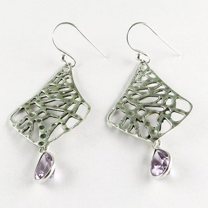 Beauté intemporelle ! Boucles d'oreilles Jali Drop en améthyste violette, argent sterling 925, bijoux Shri Ashapura, style bohème, Christian Third Party - Product Image 3