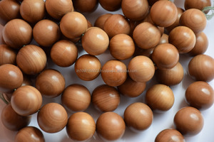 Hilo de cuentas de sándalo pulido acabado natural suave para joyería hecha a mano de lujo o Mala de oración - Product Image 2