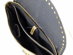 Banjara-bolsa para ordenador portátil, bolso de mano Vintage de cuero gitano - Product Image 5