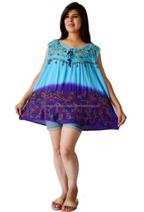 Top en rayonne à encolure dégagée élégant le plus vendu pour les femmes Design décontracté tissé tissé lavable pour un usage quotidien et les fêtes - Product Image 5