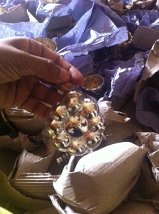 6 pièces coloré clair personnalisé TIGO boules de verre de noël suspendus ornements décoratifs pour animaux de compagnie logo pour animaux de compagnie ornements d'arbre de boule en boîte - Product Image 2