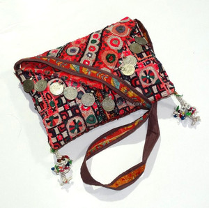 Banjara กระเป๋าสะพายข้างวินเทจ Banjara - Product Image 3