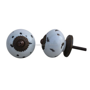 Quincaillerie d'armoire de cuisine en céramique blanche, poignées de placard rondes gravées, boutons de tiroir de placard 3.81 cm CK-1059 - Product Image 1