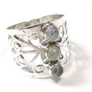 Style bohème classique trois pierres arc-en-ciel pierre de lune en argent sterling léger fait à la main bague en argent pur - Product Image 1