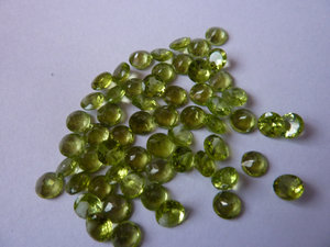 
 
 
 Peridoto Verde Natural, Piedras Preciosas Sueltas, Corte Brillante Redondo de 6 mm para Joyería - Peso Personalizado, Venta al por Mayor de Coszcalt Expo - Product Image 4
