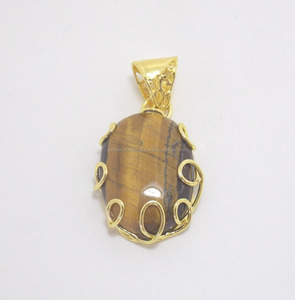 จี้พลอยตาเสือธรรมชาติทรงรีลวดชุบทองประดับเพชรที่สวยงาม - Product Image 1