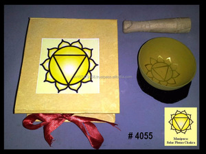 Cuenco tibetano de los siete chakras solares, hecho a mano, de diseño, en bronce coloreado, mezcla de siete metales, en empaque de regalo. - Product Image 2