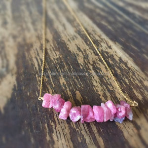 Venta al por mayor de Chips de Rubí, diseños de collar de piedra, joyería de moda Unisex hecha de Plata de Ley 925 para regalo o boda - Product Image 5