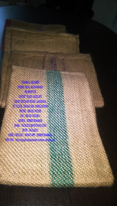 Nuevas Bolsas de Arroz de Yute CEES para Velas Votivas de 43\"x29\", 2.25 Libras por Bolsa, PXS 8X8, 2\" con Raya Verde en el Medio, Embalaje OHDS - Product Image 2