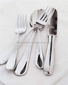 Juego de Cubiertos Plateados de Dos Cucharas, 2 Tenedores y Un Paster - Product Image 5