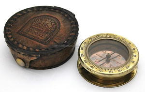 Brújula de latón coleccionable náutica Brújula de Mary Rose con lupa y caja de cuero de Calvin handcraft - Product Image 4