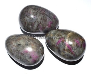 Oeufs de feldspath en cristal de rubis - Product Image 1