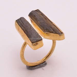 แหวนพลอยทัวร์มาลีนสีเขียวดิบแหวนทองเหลืองชุบทอง Vermeil ผู้ผลิตแฟลชทอง - Product Image 1