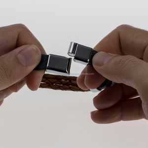 สร้อยข้อมือถักสีน้ำเงินเข้มและสีน้ำตาลน่ารัก ทำมือ สำหรับผู้ชายและผู้หญิง ปรับขนาดได้  รับทำโลโก้ตามสั่ง  ของขวัญ OEM - Product Image 3