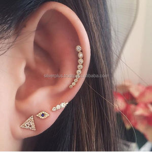 Pendientes de Oro de 14k, Color H, Claridad SI, con Piedra Azul en el Centro - Product Image 4