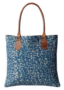 Bolsos de mano Kantha con estampado índigo - Product Image 2