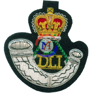 Badges brodés à la main à vendre - Product Image 1