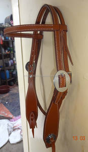 Cabestro Western Plain de Cuero Vacuno Americano con Herrajes de Acero Inoxidable Rider's Trust de Alta Calidad para Equitación en Tamaños Completo/Cob - Product Image 3