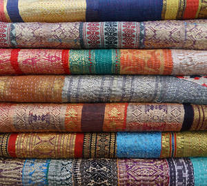 Venta al por mayor Vintage brocado raya Sari Kantha tiro hecho a mano Kantha colcha - Product Image 2