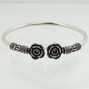 Best-seller Bijoux en argent sterling 925 fabriqués à la main, bracelet manchette uni sans pierre, nouveau design de fleurs pour femmes - Product Image 1