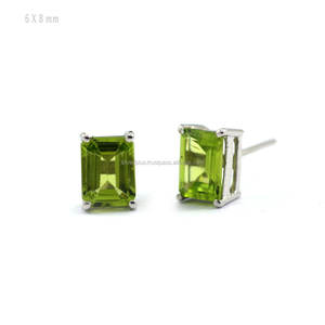 Peridoto Natural 6x8mm Octagon Stud Pendientes en 14K Oro Sólido Stud Pendientes Radiante Corte Peridoto Piedra Verde Stud Pendientes - Product Image 1