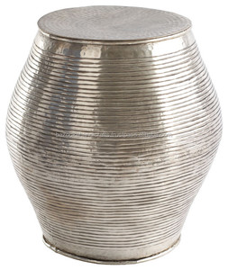 Grande table d'appoint/tabouret en argent, table basse en métal martelé, tabouret décoratif - Product Image 1