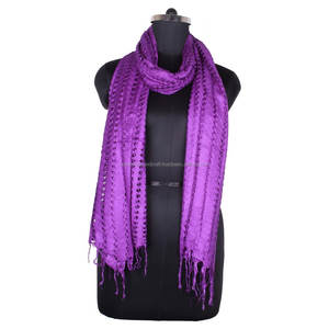 Écharpe en filet de rayonne tricotée à la main pour les filles SC0205 Écharpe en filet de rayonne tricotée à la main - Product Image 1