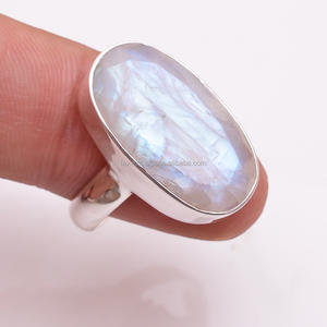 แหวนเงินแท้925ทำด้วยมือพลอยหินสีรุ้งดวงจันทร์เครื่องประดับสำหรับงานแต่งงานที่หรูหราทำด้วยมือเงินอัญมณีผู้ผลิต - Product Image 1