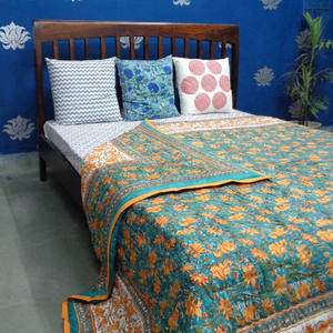 Direct Manufacturer's Latest Stylised Handmade Custom Printed Queen <b>Size</b> <b>Quilt</b> Organic Cotton Filling Orange Lotus Design - Product Image 5