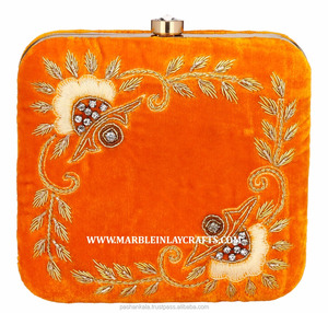 Pochette à perles orange décontractée exclusive - Product Image 1