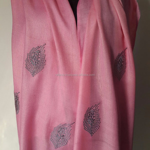 Hijab pashmina suave con bordado borderstylish bordado Hijab - Product Image 1