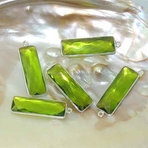 10x30MM péridot naturel pierre octogène pendentif à breloque lunette pierre fait à la main en argent Sterling 925 pendentif péridot vert de forme longue - Product Image 2