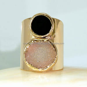 แหวนเงินแท้ทรงวงกว้างประดับพลอยออนิกซ์ดรูซี่สีดำขาวสไตล์โบราณสำหรับงานหมั้น งานแต่งงาน งานเลี้ยงค็อกเทล หรือใส่เป็นแหวนแฟชั่น - Product Image 4