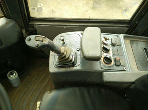 Chargeuse sur pneus Komatsu WA200 d'occasion, chargeuse Komatsu WA-200, prix avantageux - Product Image 4