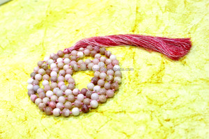 หินโอปอลสีชมพูทรงกลมที่ผูกปม,ลูกปัดสวดมนต์แบบผูกปมสำหรับผู้หญิง - Product Image 3