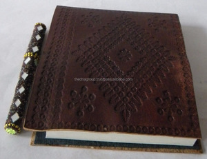 แผ่นกันลื่นสำหรับเขียนหนังพร้อมปากกาดีไซน์ช้างลายนูนทำด้วยมือ - Product Image 4